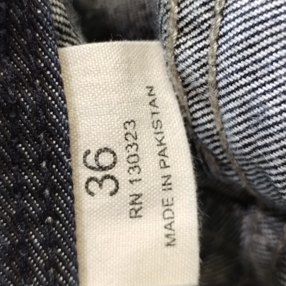 Sean John Relaxed Hamilton Fly Button Front Denim Jeans - Picture 14 of 15